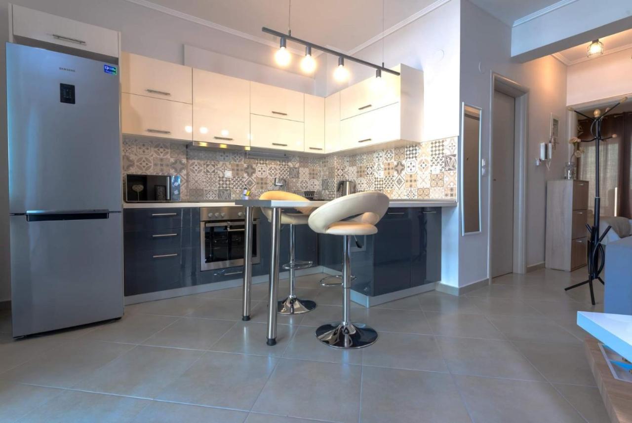 Beautiful & Modern Apartment In เทสซาโลนิกิ ภายนอก รูปภาพ