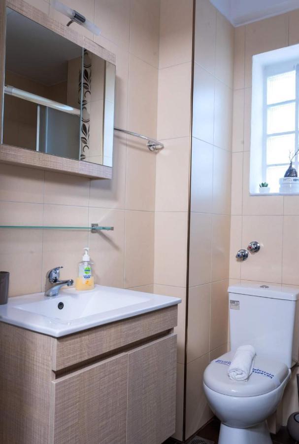 Beautiful & Modern Apartment In เทสซาโลนิกิ ภายนอก รูปภาพ
